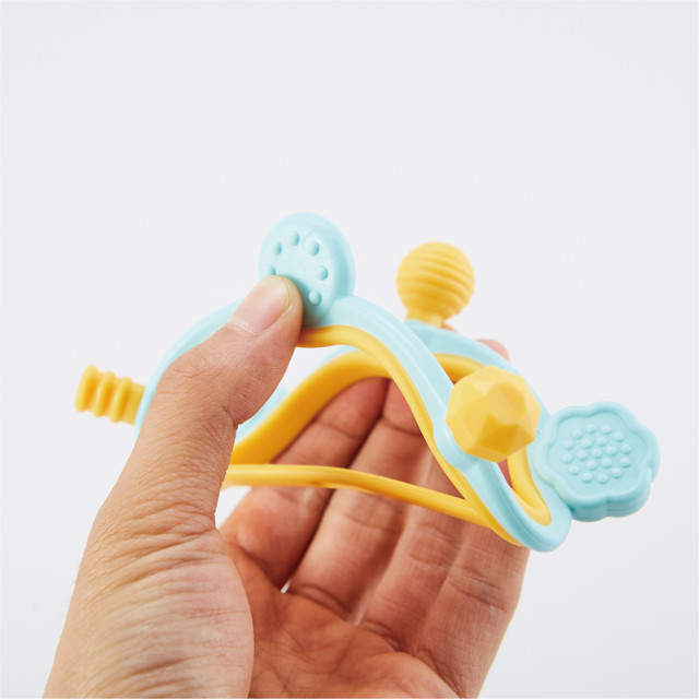 Toyroyal樂雅｜牙膠六角搖鈴(NO.3194)